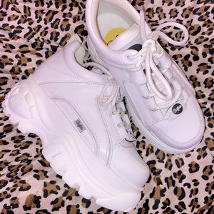 Buffalo London Classic Low Leather Sneakers